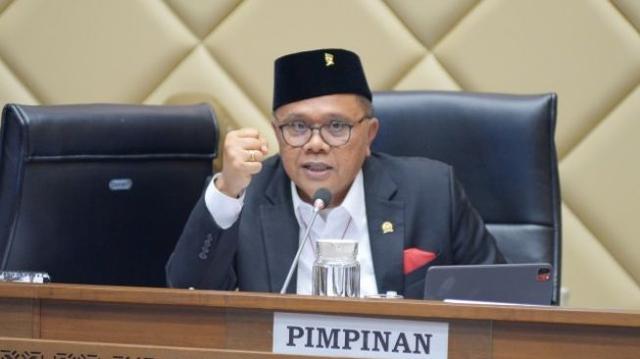 Junimart Girsang
