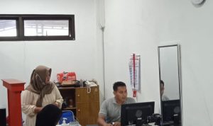 Dispendukcapil Pacitan buka jam pelayanan saat libur lebaran.