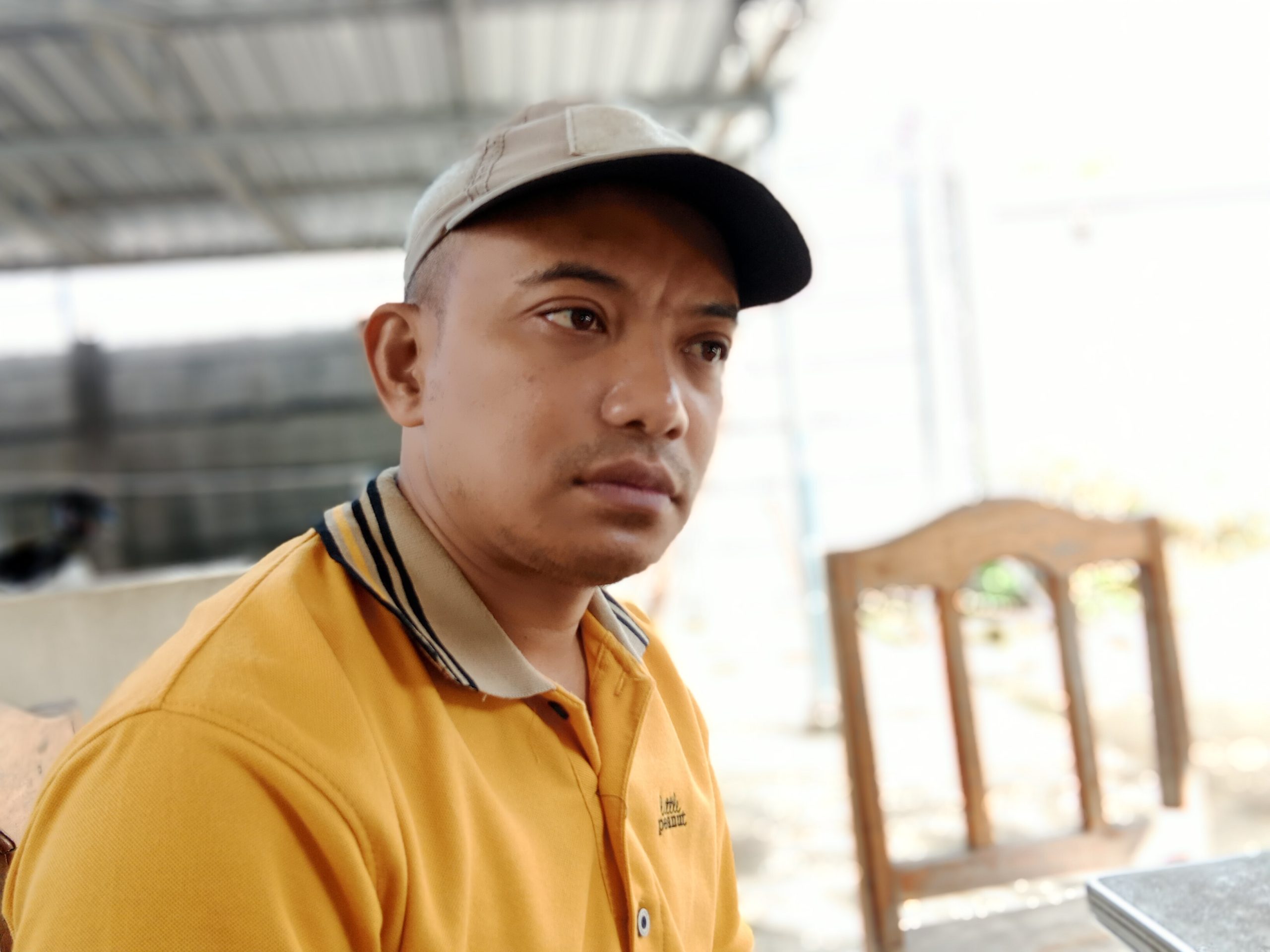 Hanif mengenang masa lalunya saat tugas di Papua.