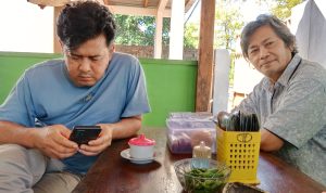 Gus Tik bersama Sugiharto.