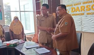 Pemdatanganan kerja sama antara Dispendukcapil dengan RSUD dr Darsono Pacitan.