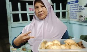 Bu Purwani sampaikan salam dua periode untuk Mas Aji.