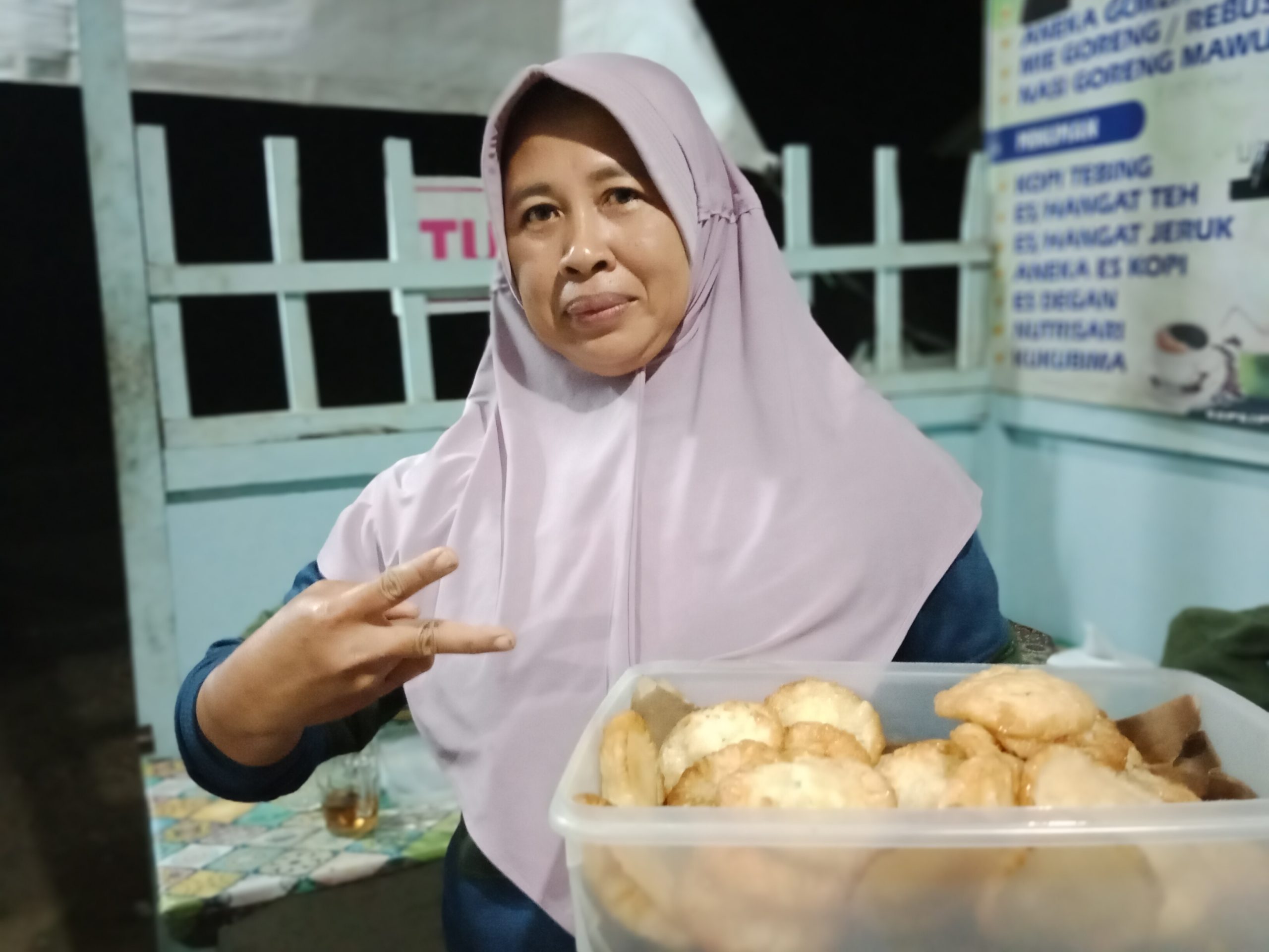 Bu Purwani sampaikan salam dua periode untuk Mas Aji.