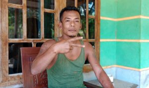 Nelayan Pantai Watukarung, Hariyono, sampaikan salam dua periode buat Mas Aji.