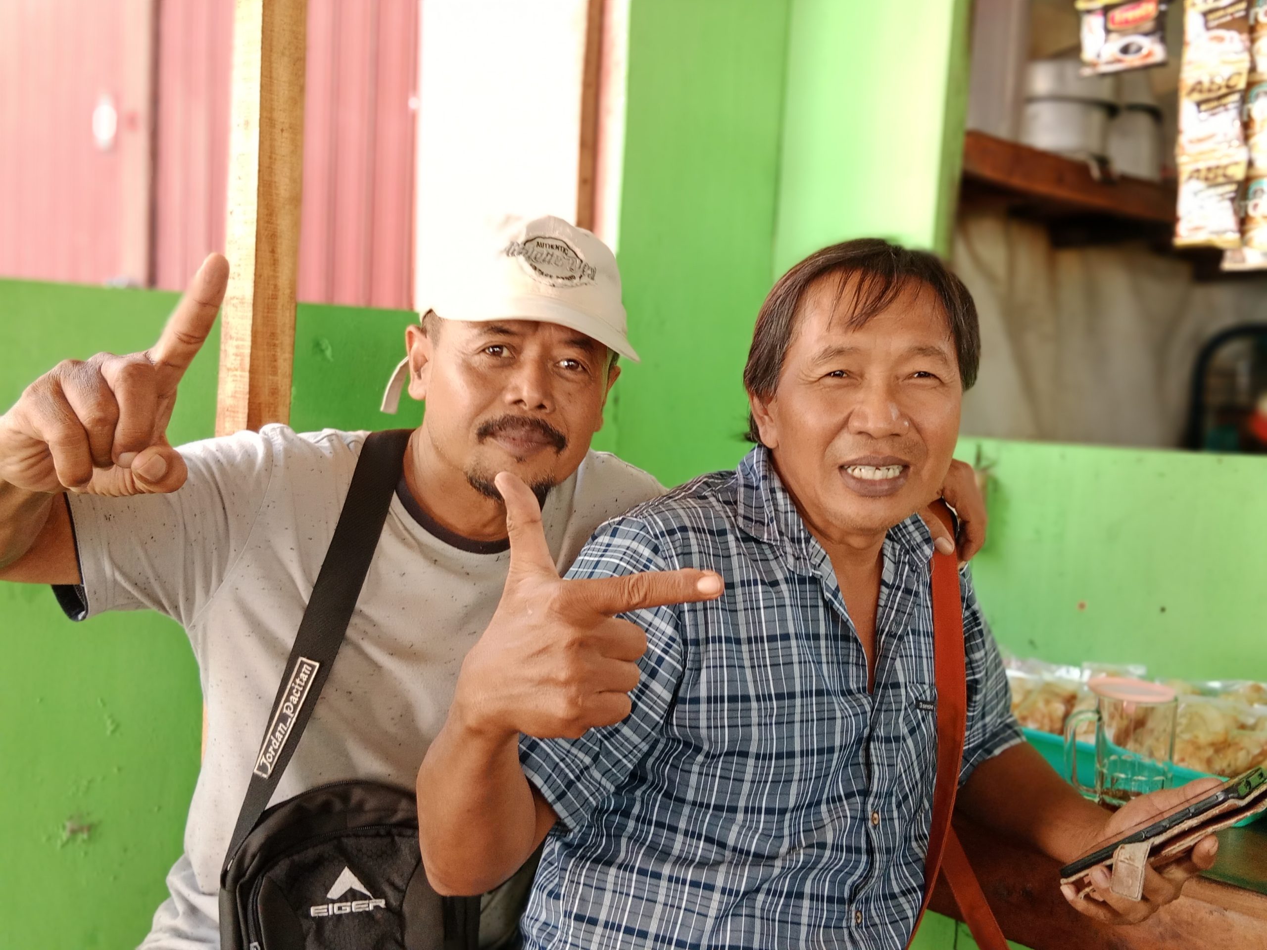 Joko dan Rohmad. Beda pilihan capres namun tetap jaga persatuan.