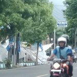 Tiga baliho calon DPD ambruk
