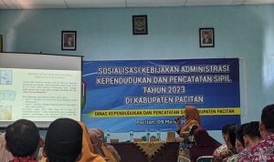 Kabid Pelayanan Dispendukcapil Pacitan, Kartika Indah Susana di sebuah kesempatan.