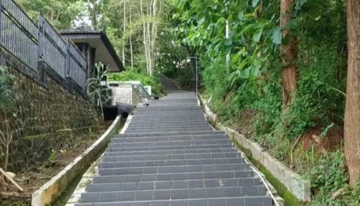 Lokasi pekuburan Giri Samphoerno Pacitan