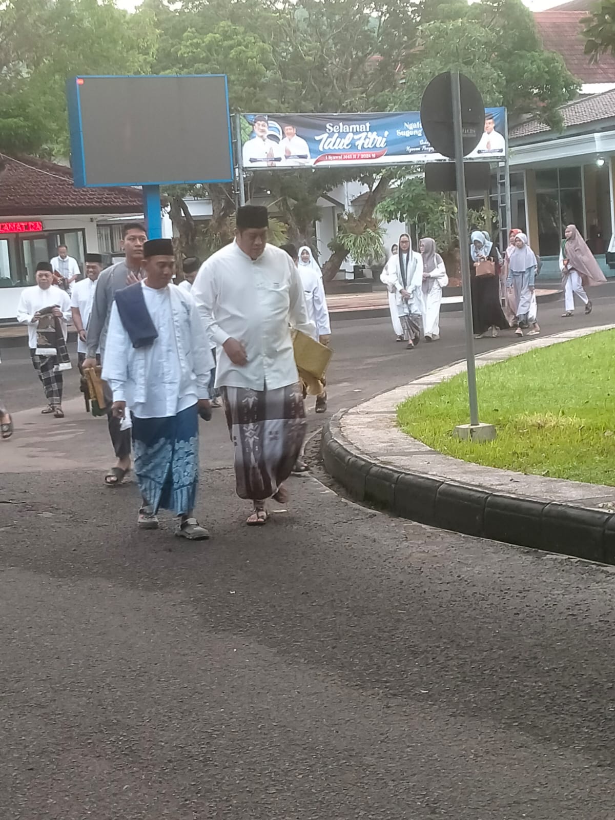 Momen kebersamaan Bupati Aji dan Wabup Gagarin. (Doc).