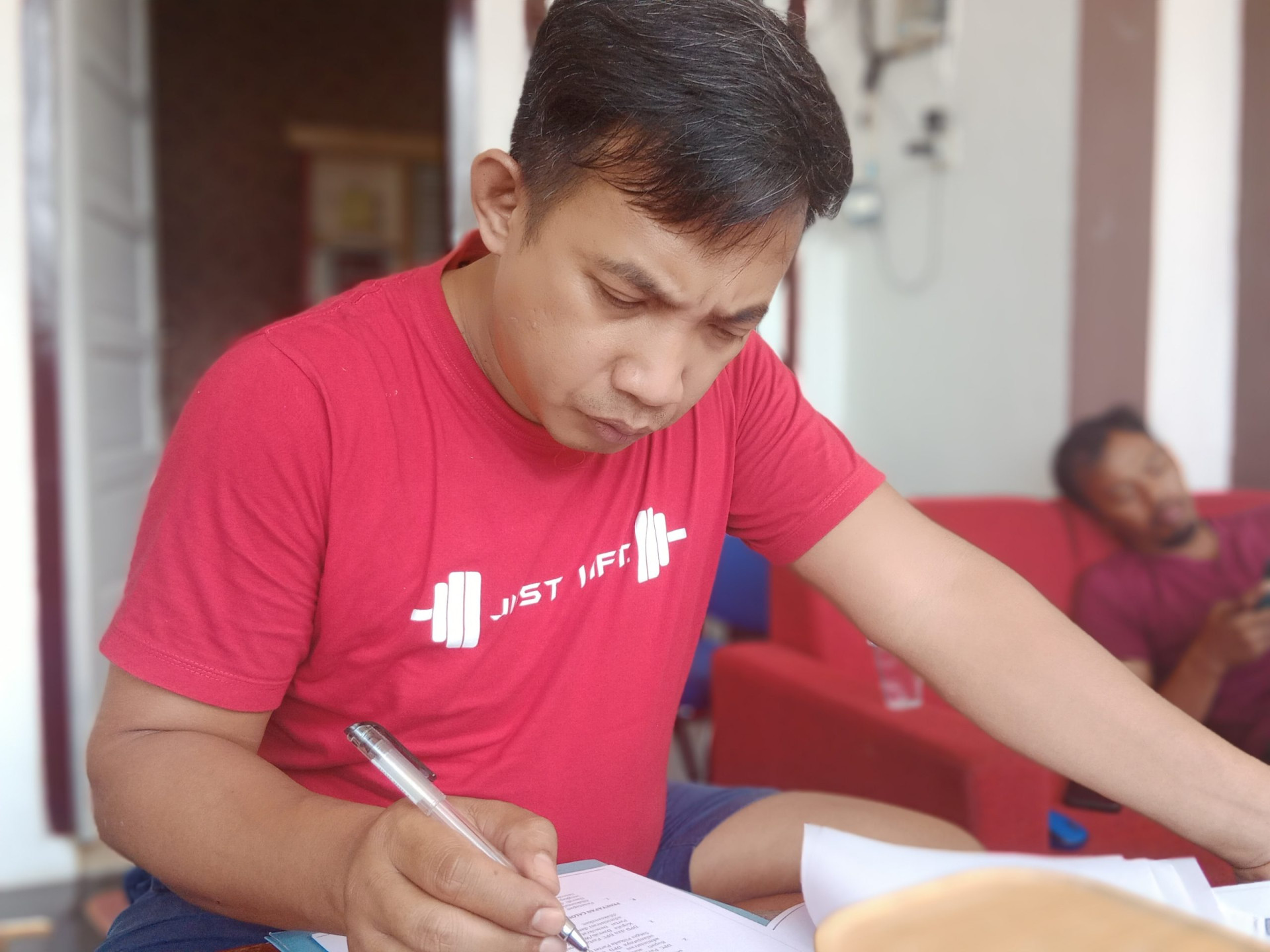 Sekretaris DPC Demokrat Pacitan, Arif Setia Budi. (F.Yuniar).