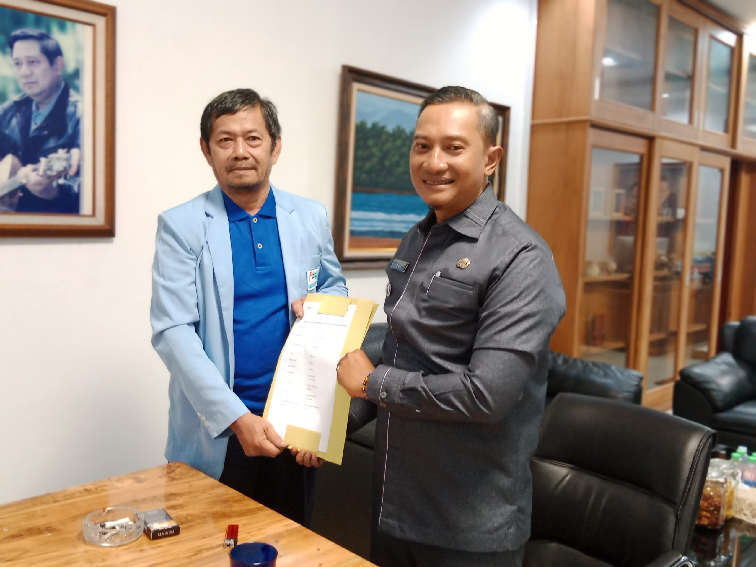 Bupati Aji saat menerima kunjungan Ketua FPPa, Sutikno. (F. Yuniar).