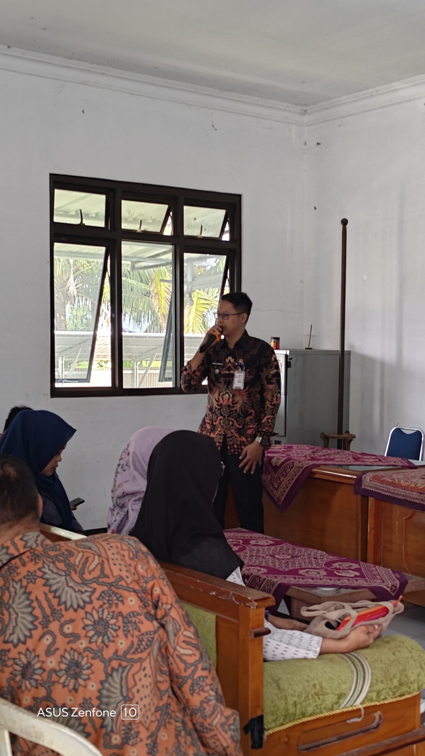 Kepala Kelurahan Ploso, Kec/Kab Pacitan, Aswin Rhika Wijaya
