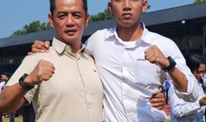 Jalu Handoko (kanan), calon taruna Akmil Matra Laut.