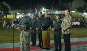 Ketua DPRD Arif Setia Budi, saat mengukuhkan Pengurus Langen Tayub Kecamatan Pringkuku.