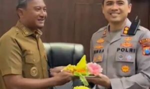 IMG_20250917_061206 Dua pemimpin di Pacitan. Bupati Indrata (kiri) dan Kapolres AKBP Ayub Diponegoro Azhar (kanan).