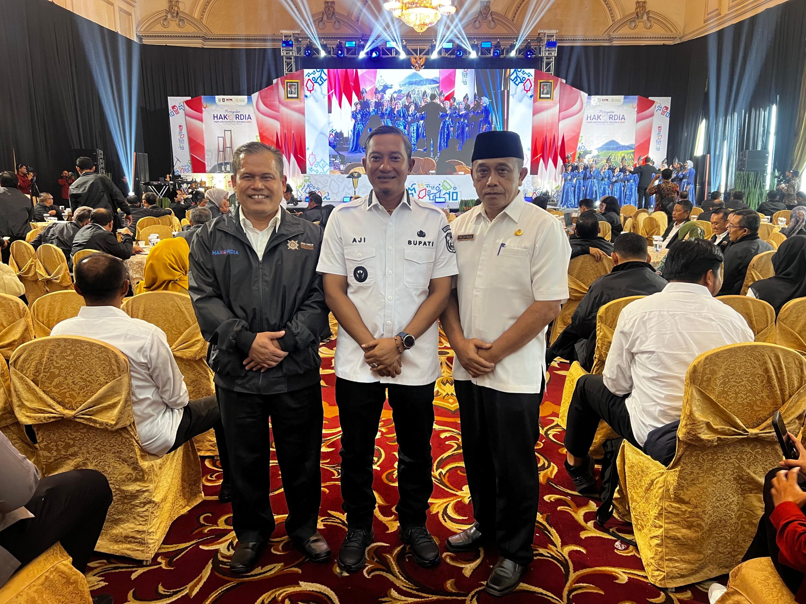 Bupati Pacitan KRT Indrata Nur Bayu Aji Reksonagoro, saat menghadiri Hakordia 2025 di Surabaya.