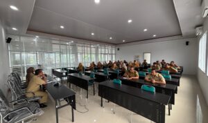 Inspektur Mahmud saat memimpin rapat bersama APIP.